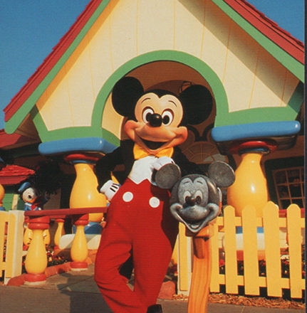Mickey Mouse in the house Disney postcard toontown