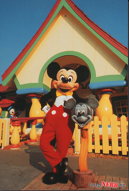 Mickey Mouse in the house Disney postcard starland