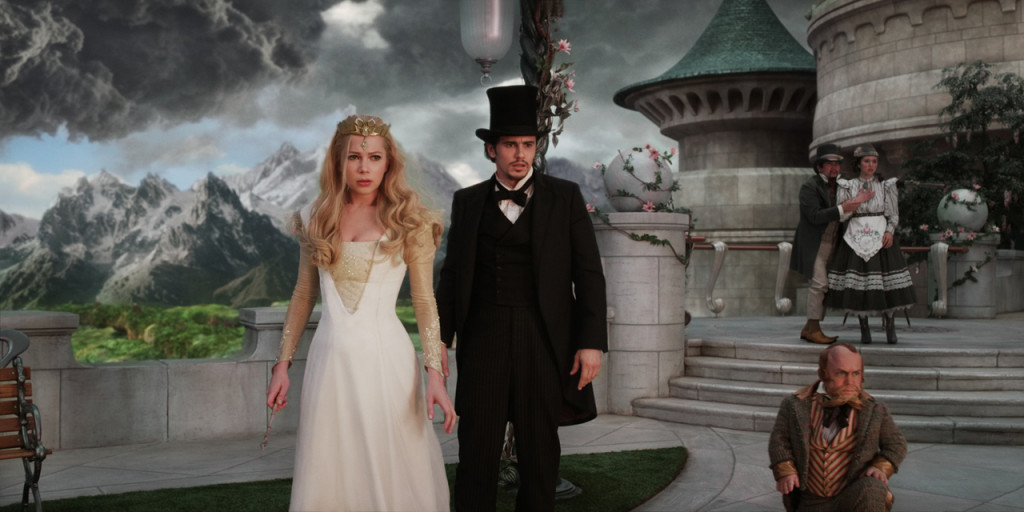 "OZ: THE GREAT AND POWERFUL" Michelle Williams, left; James Franco, right ©Disney Enterprises, Inc. All Rights Reserved.