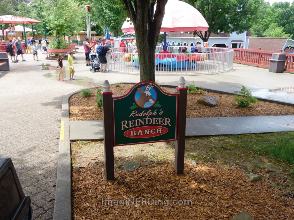 holiday-world-rudolphs-reindeer-ranch-sign